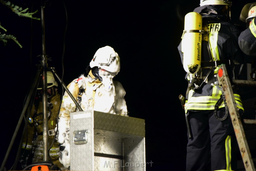 Grossfeuer Einfamilienhaus Siegburg Muehlengrabenstr P0387.JPG - Miklos Laubert